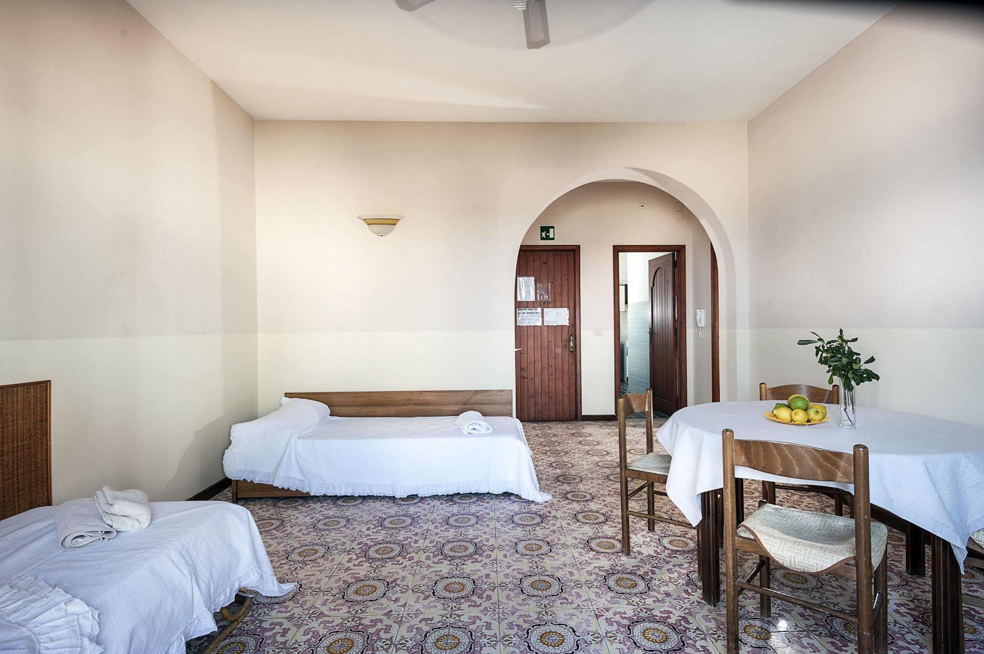 Residence Villa Liliana Giardini-Naxos Extérieur photo